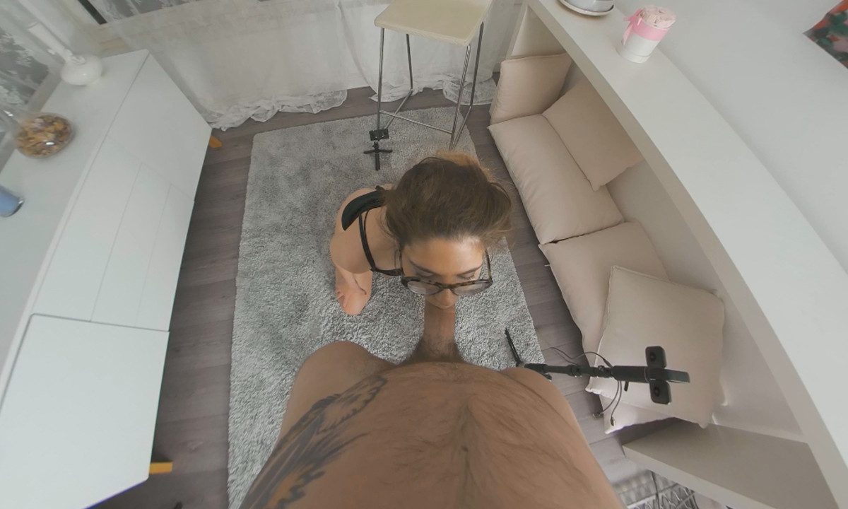 A Good Cock Sucker - Amateur Virtual Reality Blowjob Slideshow