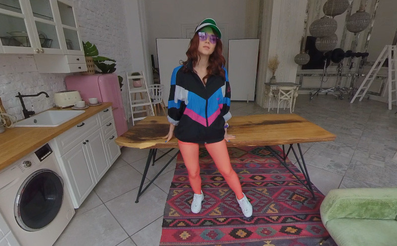 Sporty Stripping - Fit Amateur Striptease Slideshow